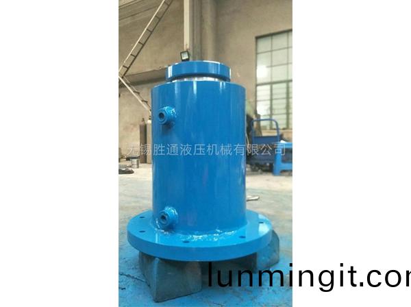 大型灋(fa)蘭(lan)油缸